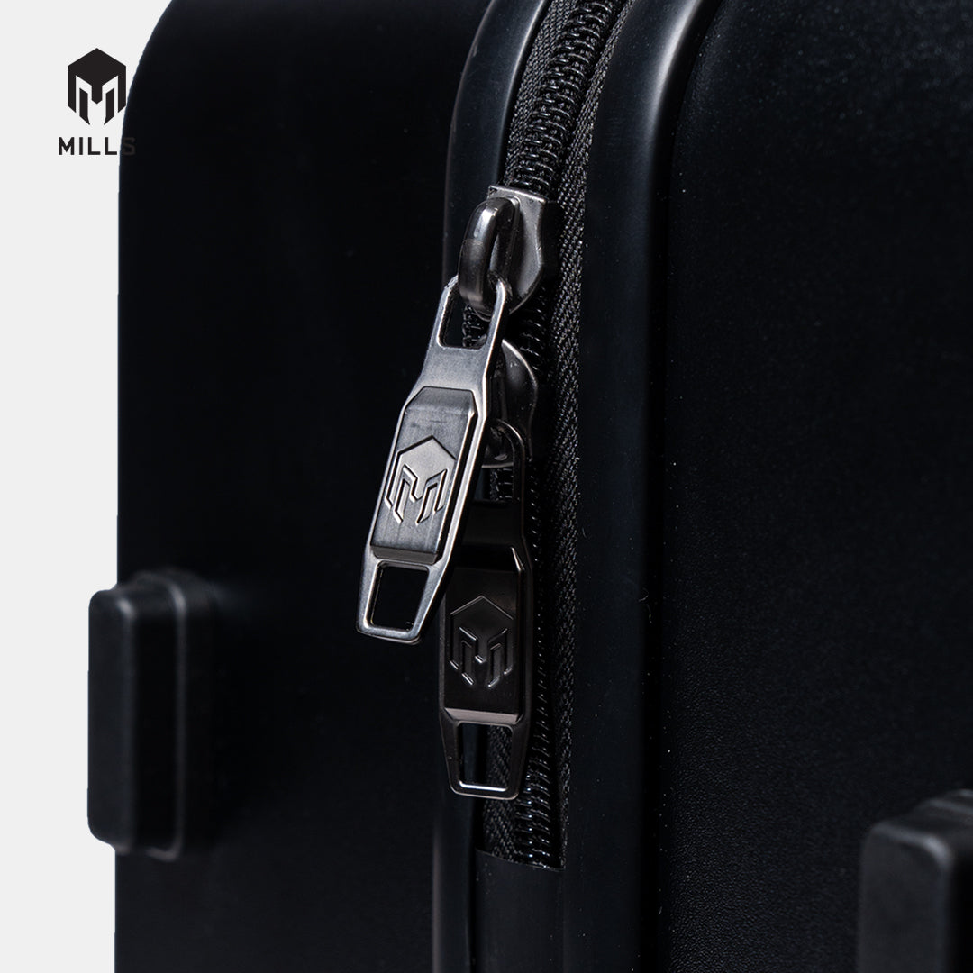 MILLS KOPER SUITCASE BLACK 20INC 09003005